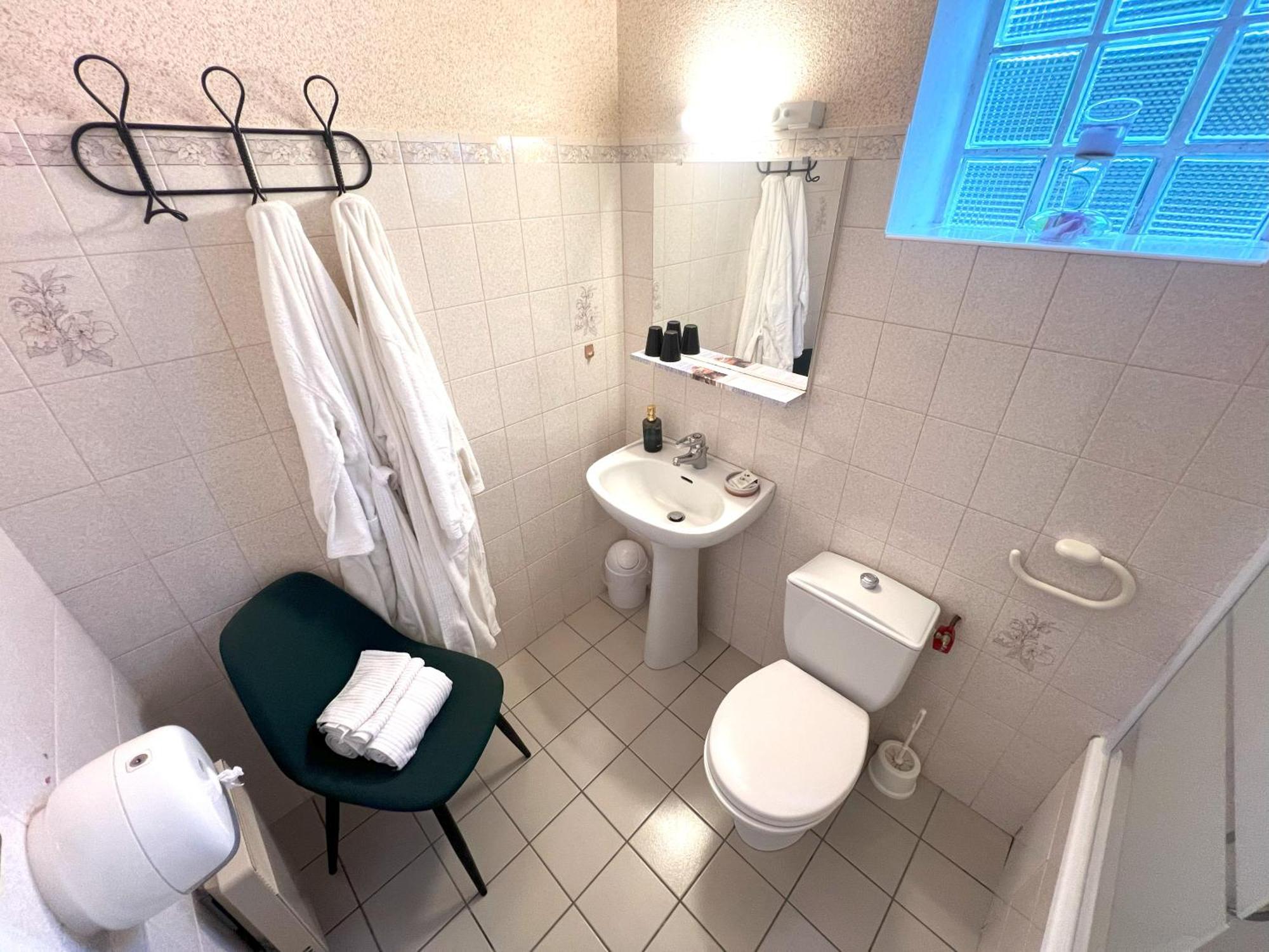 Bed and Breakfast Cap'Tain Cook Caurel  Esterno foto